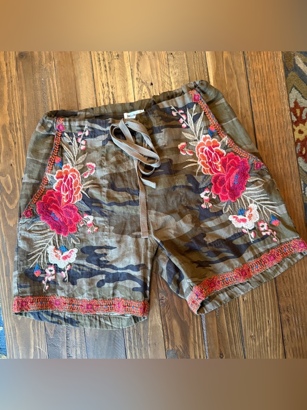 Johnny Was Embroidered Floral Camo Shorts - Olive Green 100% Linen